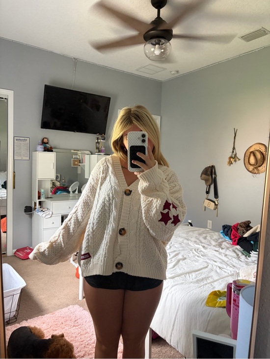 Taylor Swift Sweaters - Taylor Swift Cream Cable Knit Cardigan with Maroon Star Detail
